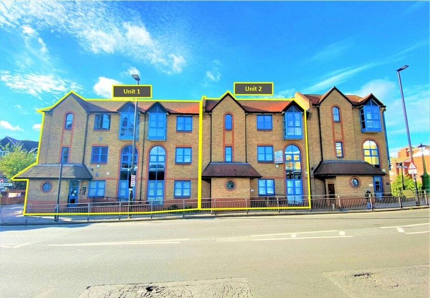 152-154 High St, Brentford for lease - Building Photo - Image 1 of 21