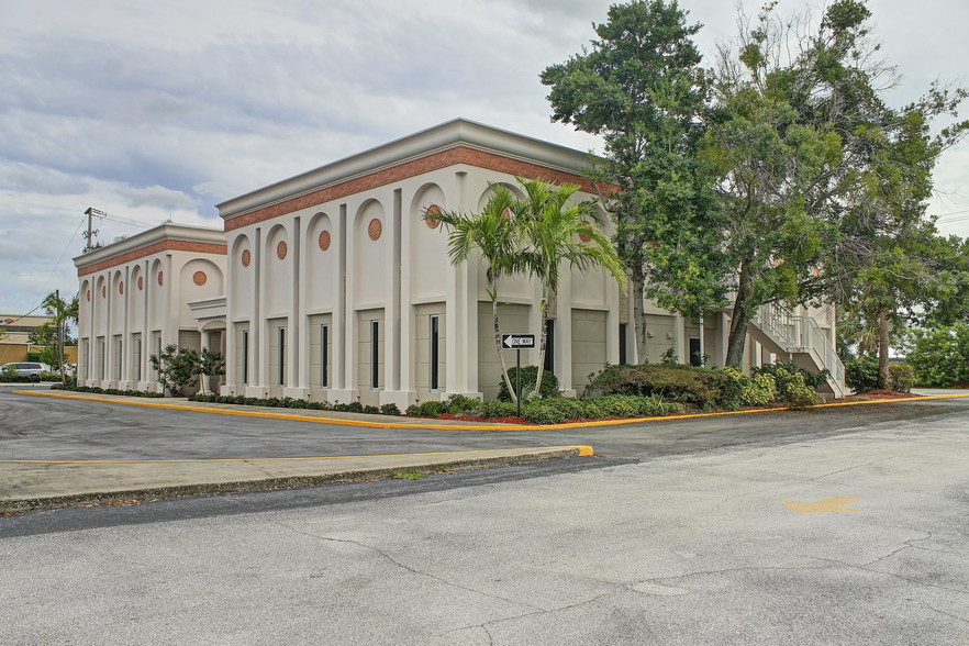 65 E Nasa Blvd, Melbourne, FL for lease - Building Photo - Image 3 of 15