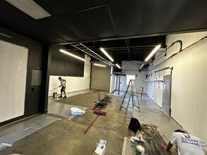 4425 E Airport Dr, Ontario, CA for lease Interior Photo- Image 1 of 2