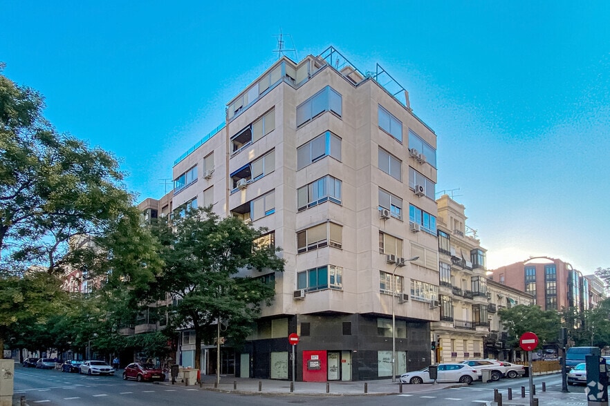 Retail in Madrid, Madrid for lease - Primary Photo - Image 1 of 1