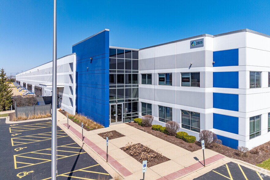 2805 Duke Pky, Aurora, IL for sale - Primary Photo - Image 1 of 1