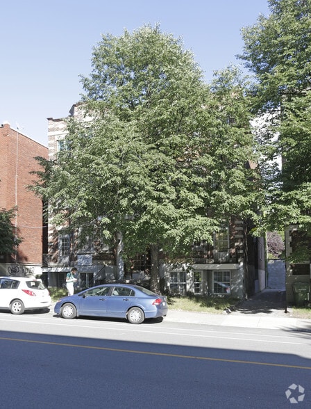 Edouard-Montpetit revenue properties portfolio of 6 properties for sale on LoopNet.com - Building Photo - Image 1 of 11