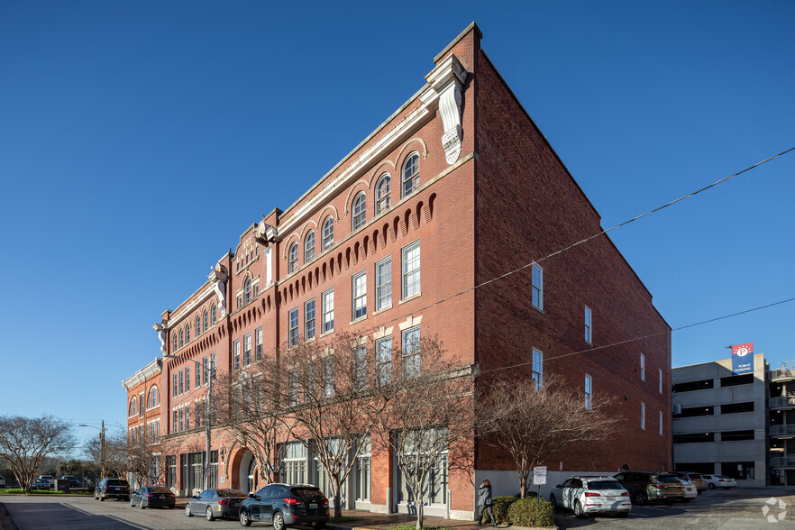 250-260 Commerce St, Montgomery, AL for sale - Primary Photo - Image 1 of 38