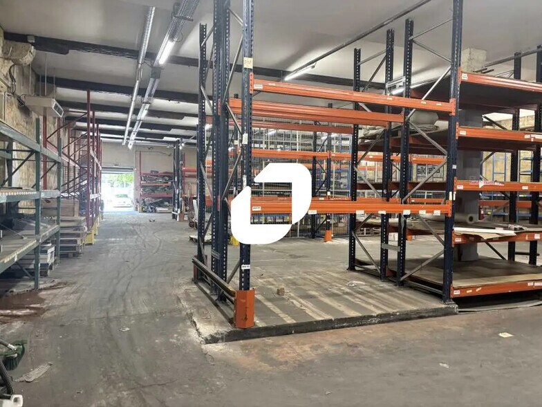 Retail in Bordeaux for lease - Building Photo - Image 3 of 8