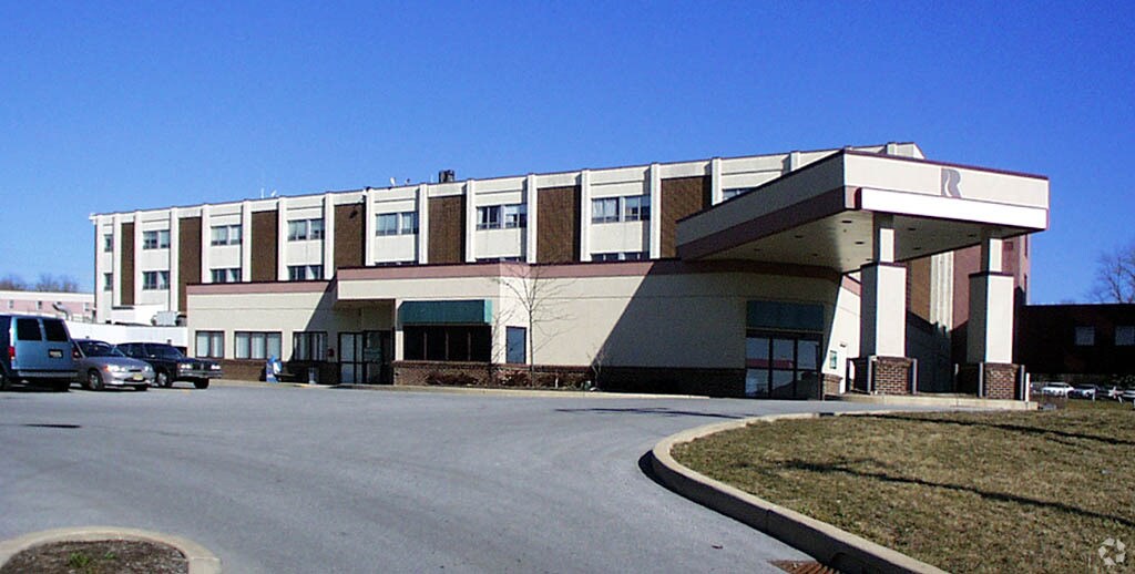 700 W Lea Blvd, Wilmington, DE 19802 Hospital Building