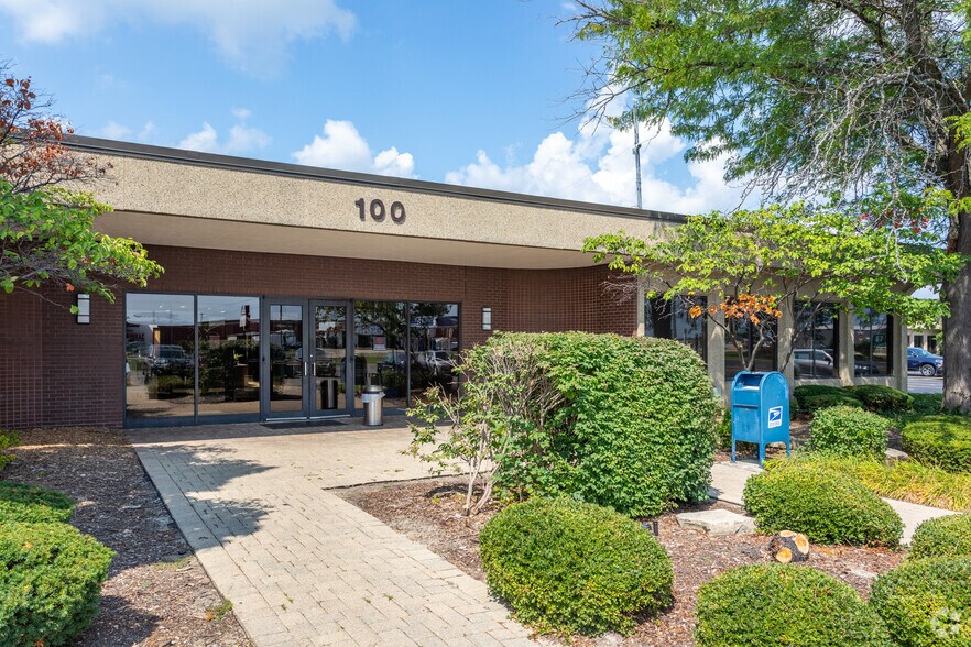 1400 S Wolf Rd, Wheeling, IL 60090 WiFi Corporate Center