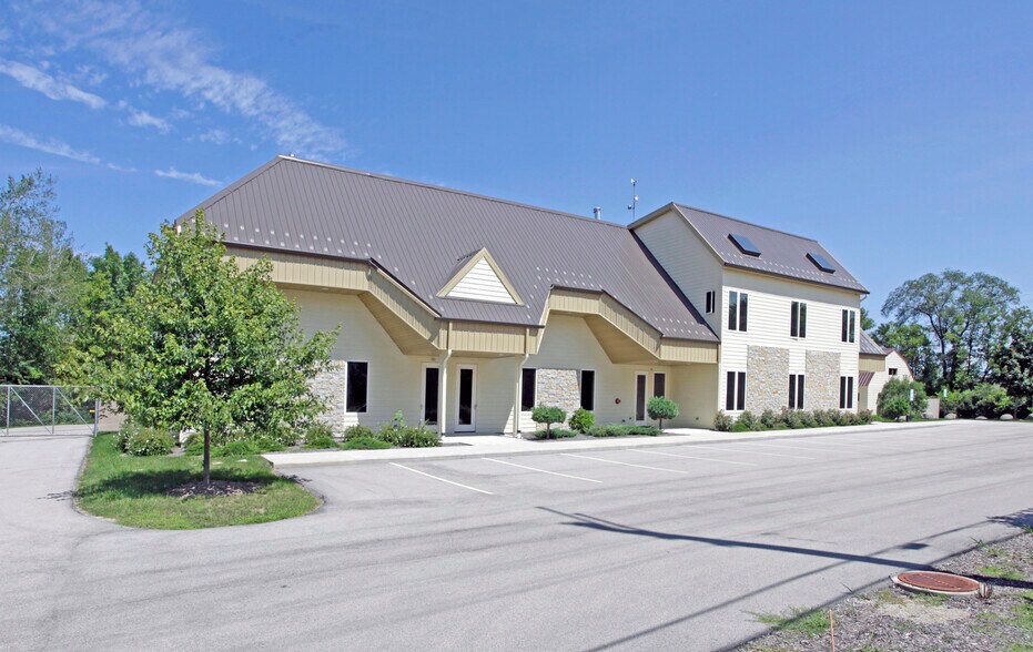 21124 W Good Hope Rd, Lannon, WI 53046