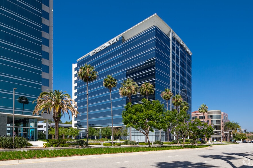 6100 Center Dr, Los Angeles, CA for lease - Building Photo - Image 2 of 16