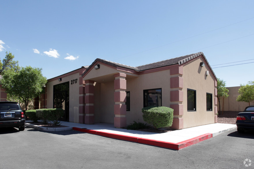 2717 E Russell Rd, Las Vegas, NV for sale - Primary Photo - Image 1 of 1