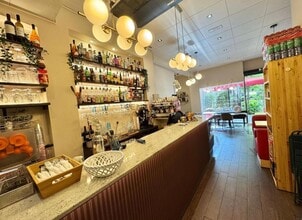 Retail in Barcelona, Barcelona for lease Interior Photo- Image 1 of 9