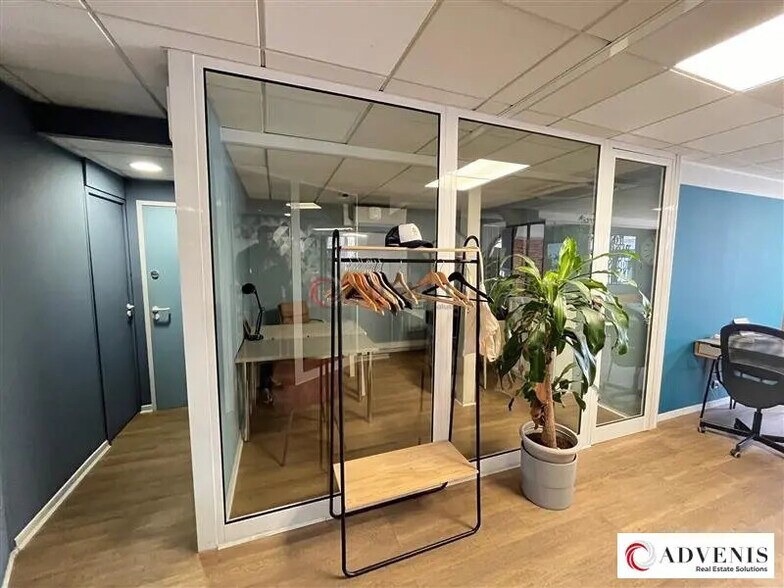 Office in Bordeaux for sale - Interior Photo - Image 3 of 12