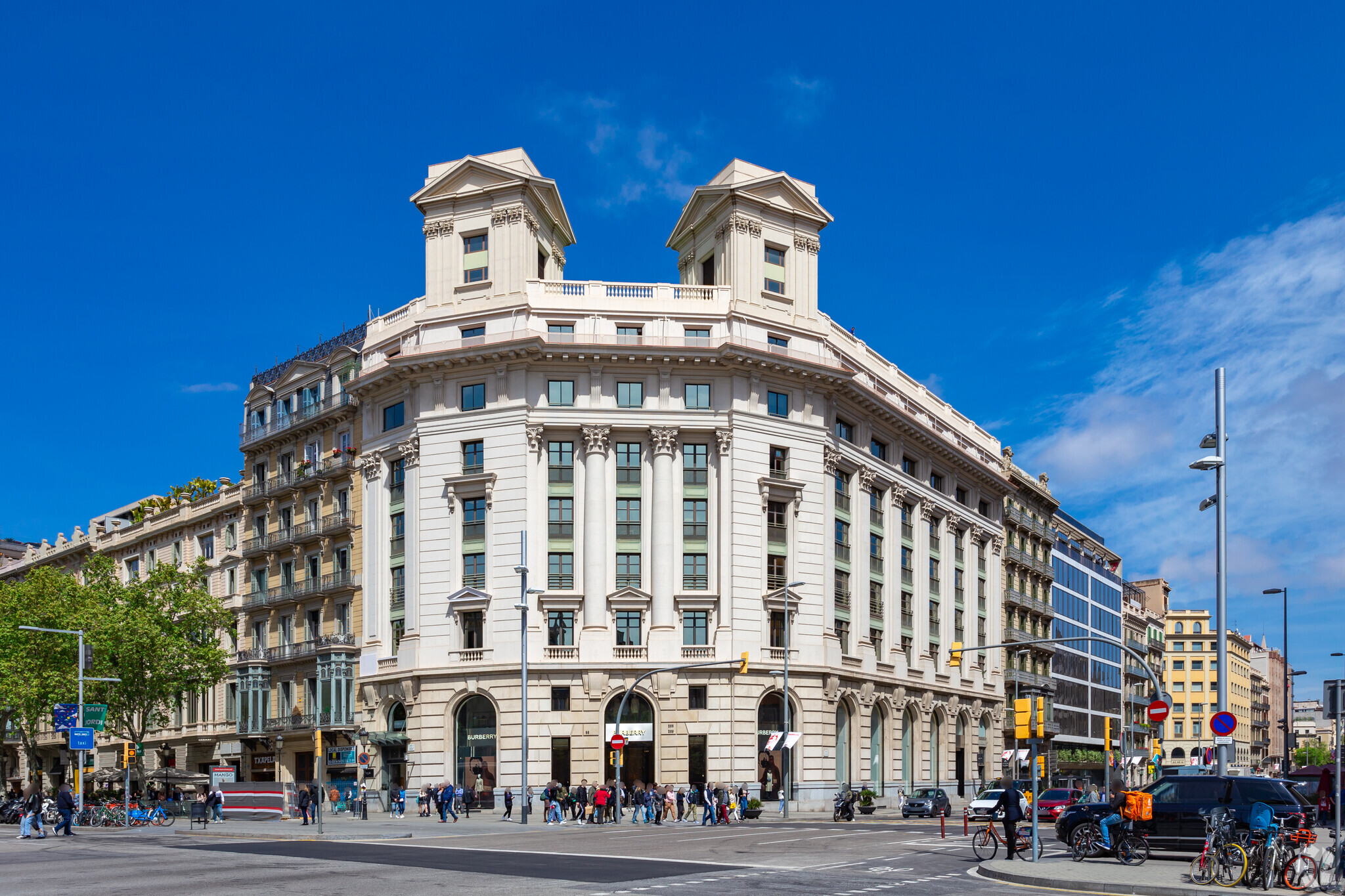 Office in Barcelona for lease Primary Photo- Image 1 of 9