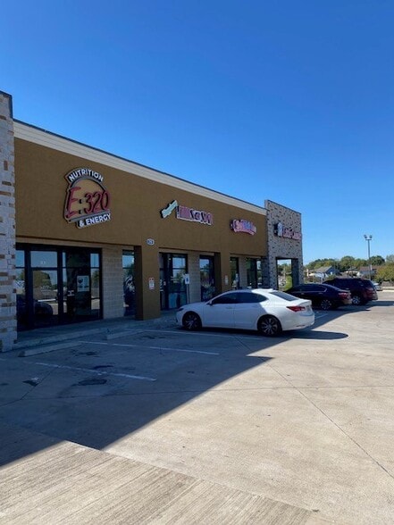 710 E Sublett Rd, Arlington, TX for lease - Building Photo - Image 2 of 9