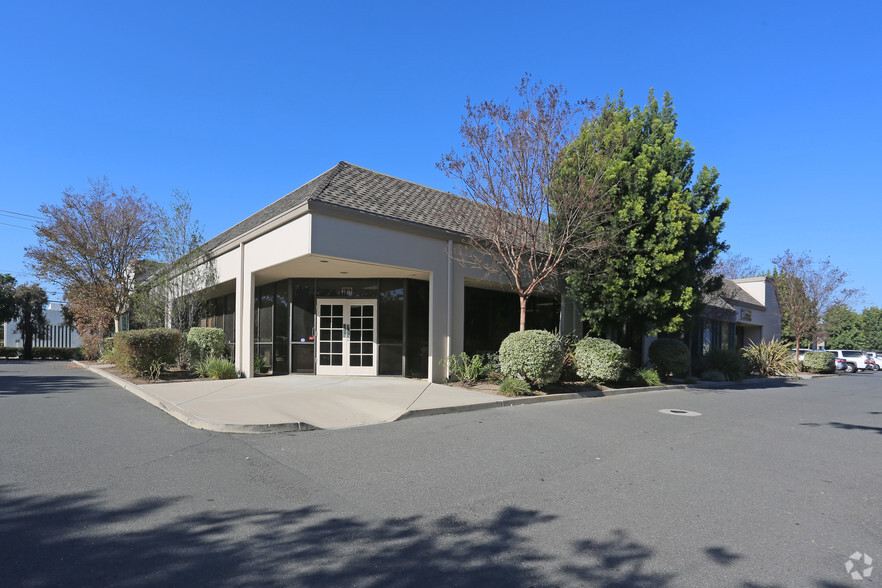 1901 E Carnegie Ave, Santa Ana, CA for lease - Building Photo - Image 2 of 6