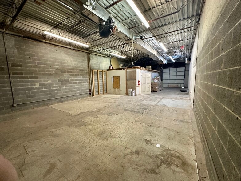 7501-7537 Gary Rd, Manassas, VA for lease - Interior Photo - Image 2 of 5