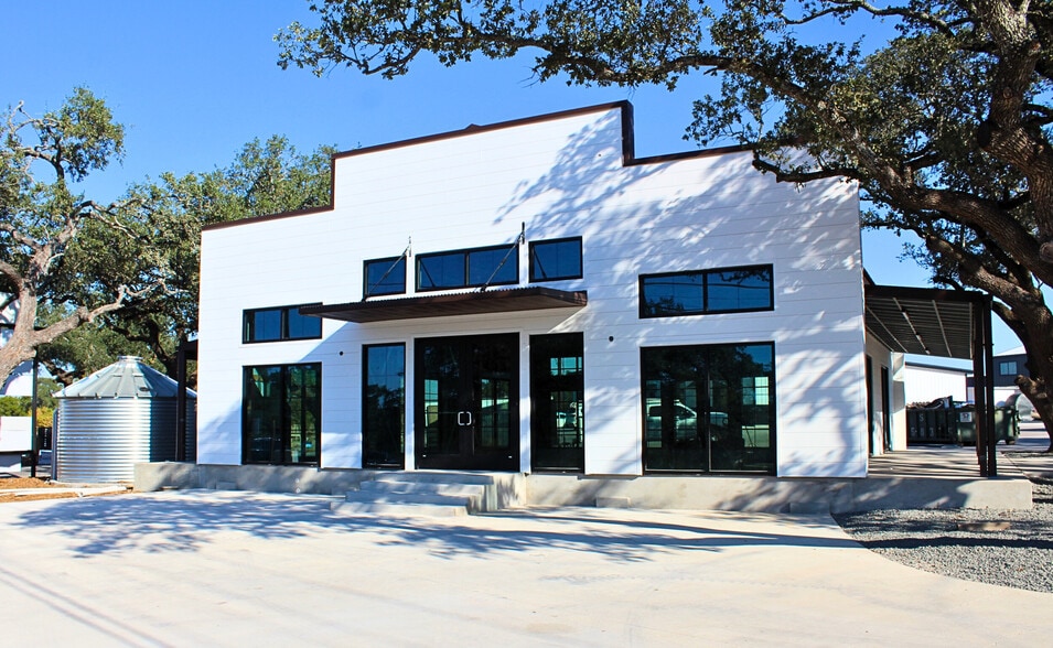 15210 Fitzhugh Rd, Austin, TX for lease - Building Photo - Image 2 of 15