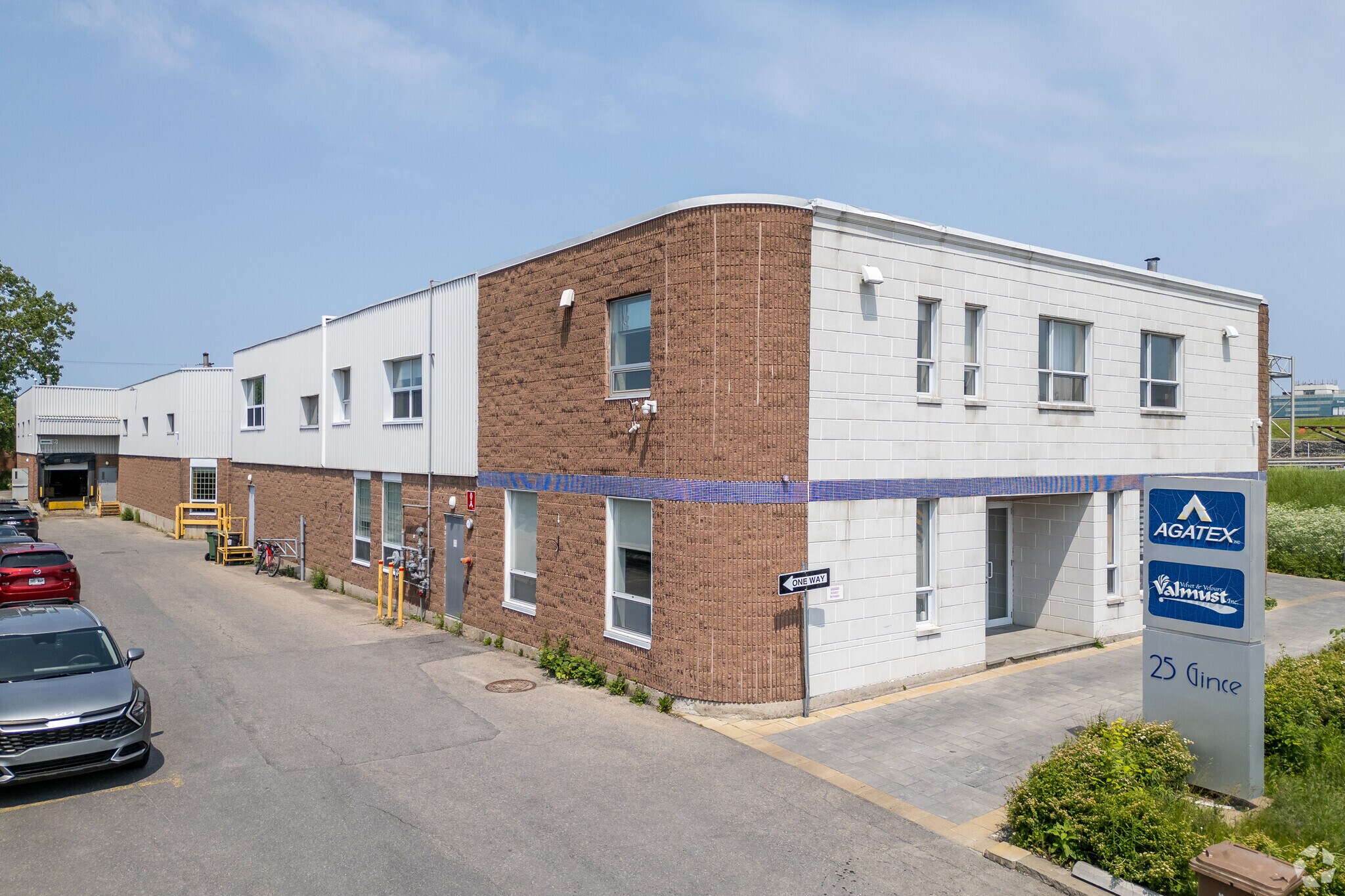 25 Rue Gince, Saint-Laurent, QC for lease Building Photo- Image 1 of 4