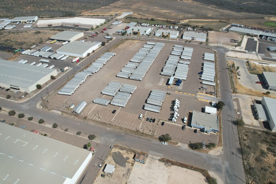 18702 Metropolitan Rd, Laredo, TX for lease - Building Photo - Image 3 of 4