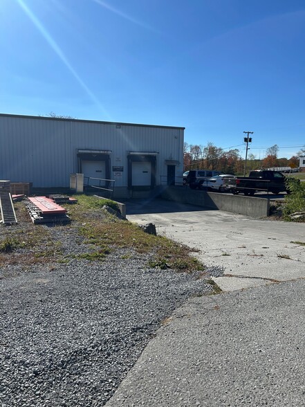 334 Industrial Park Rd, Bluefield, VA for lease - Building Photo - Image 2 of 14