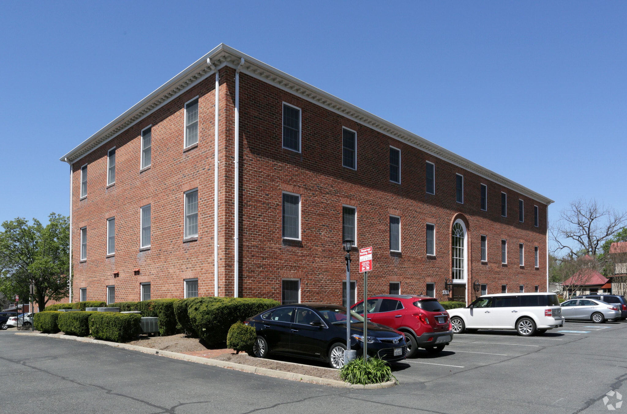 9300 Grant Ave, Manassas, VA for lease Primary Photo- Image 1 of 9