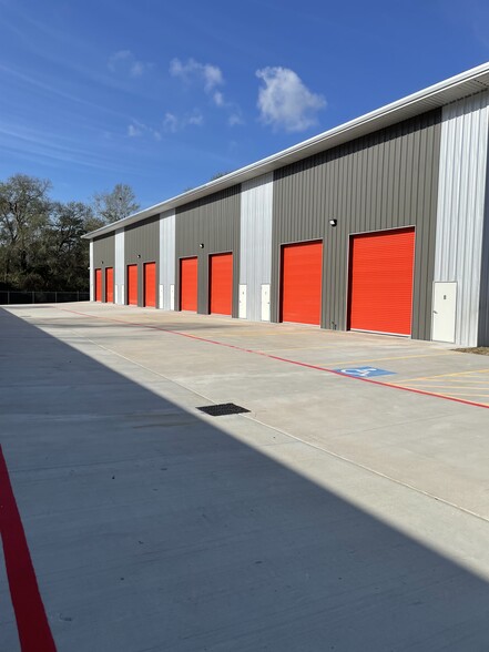 8908 Dowdell Rd, Tomball, TX for lease - Building Photo - Image 3 of 25