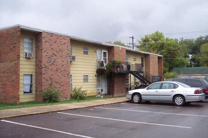 815 13th St N, Columbus, MS 39701