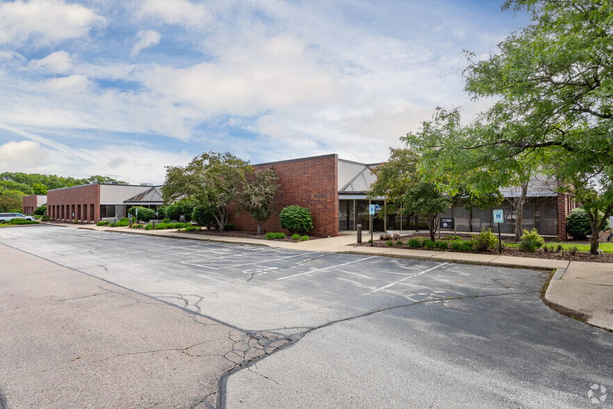 11300-11390 W Theodore Trecker Way, West Allis, WI for lease - Building Photo - Image 1 of 10