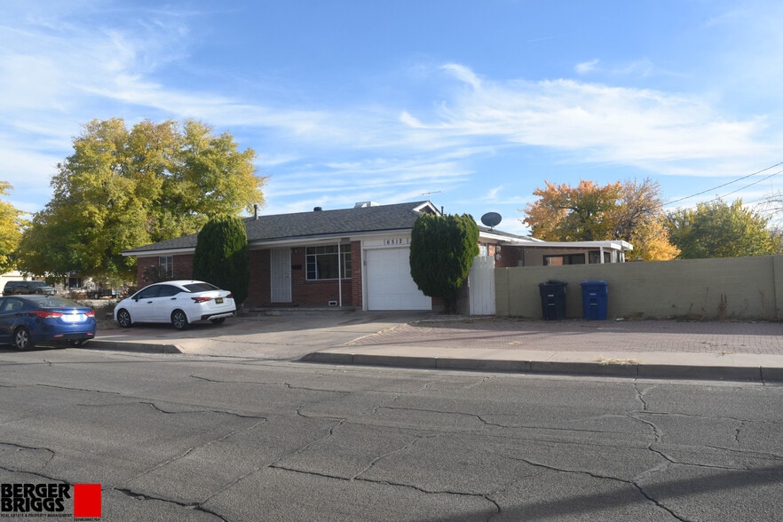 Multi-Famly and Single-Family Investment portfolio of 4 properties for sale on LoopNet.com - Building Photo - Image 2 of 15