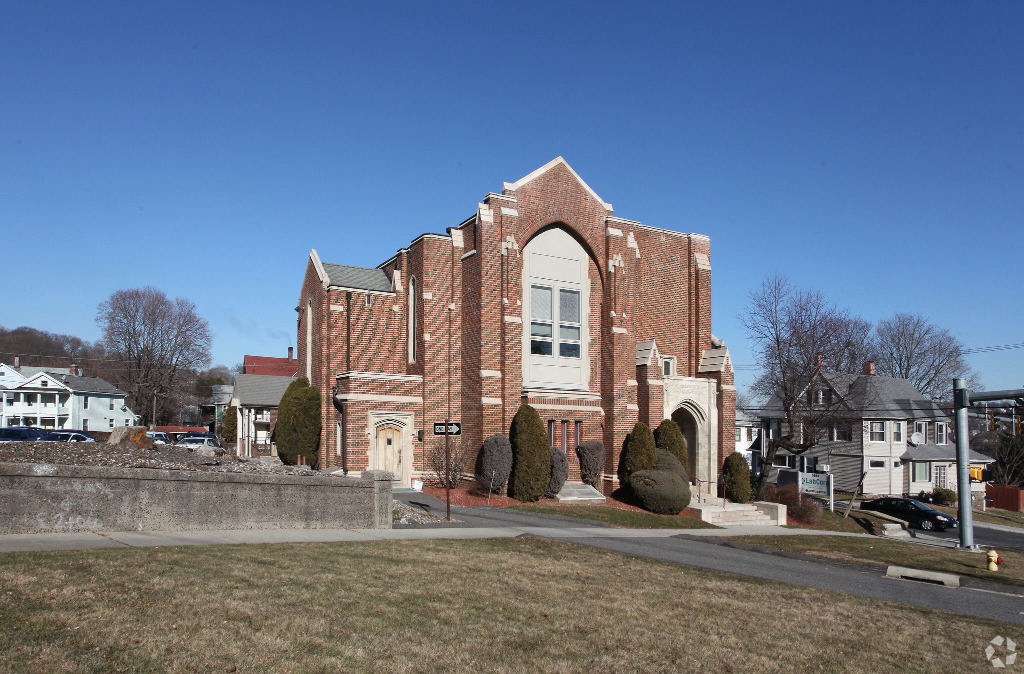 1068 W Main St, Waterbury, CT for sale Primary Photo- Image 1 of 5