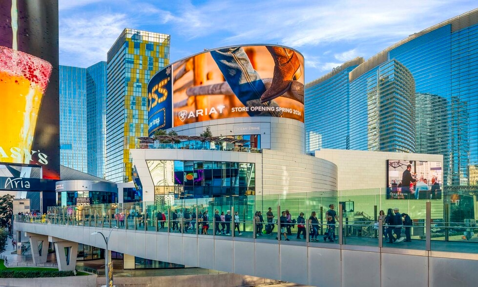 3716 Las Vegas Blvd S, Las Vegas, NV for lease - Building Photo - Image 3 of 7