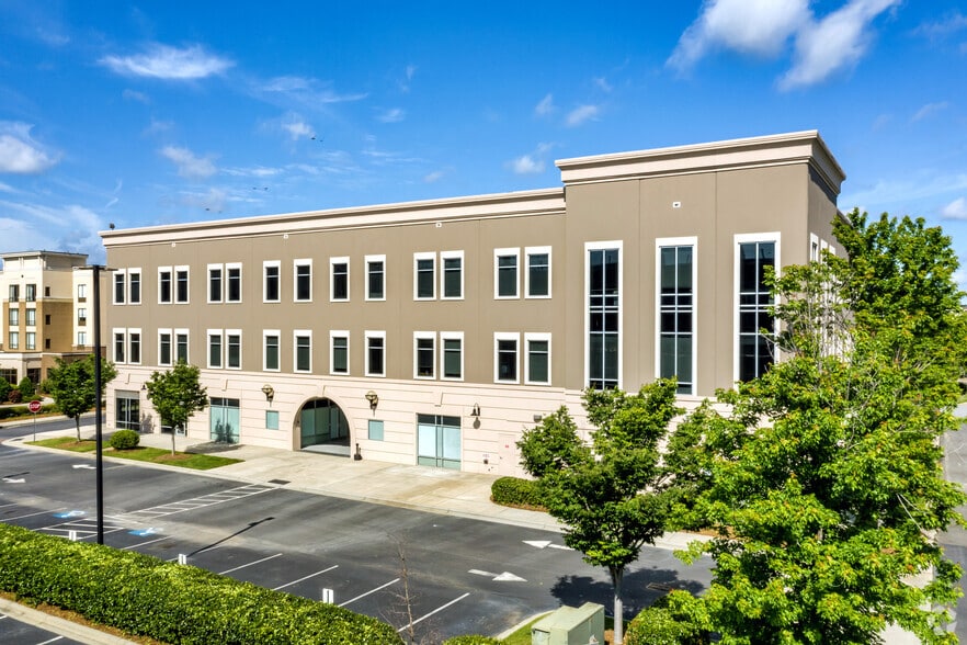 9101 Kings Parade Blvd, Charlotte, NC for lease - Building Photo - Image 2 of 15