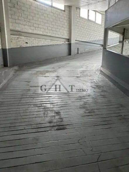 Industrial in Ivry-sur-Seine for sale - Interior Photo - Image 3 of 4