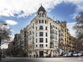 Retail in Madrid, Madrid for lease Interior Photo- Image 2 of 2