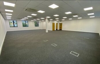 251-252 Capability Green, Luton for lease Interior Photo- Image 2 of 2