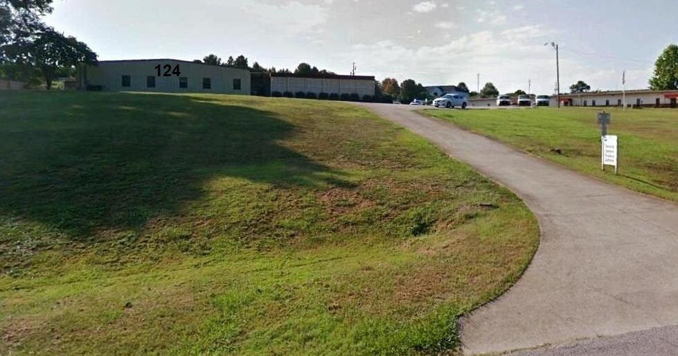 124 Gordon Commercial Dr, Lagrange, GA 30240