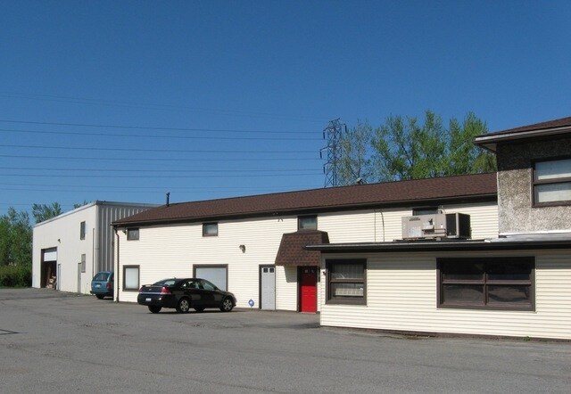 609 Indian Church Rd, West Seneca, NY for sale - Primary Photo - Image 1 of 1