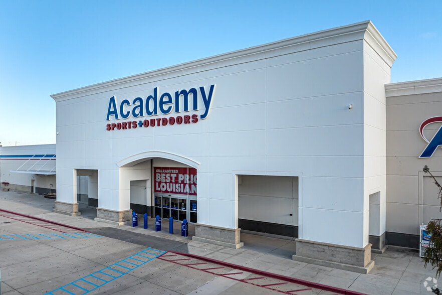 8835-8855 Veterans Memorial Blvd, Metairie, LA for lease - Building Photo - Image 3 of 8