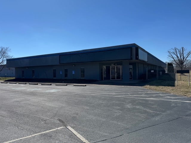 675 Hennessy Way, Bowling Green, KY for lease Building Photo- Image 1 of 6