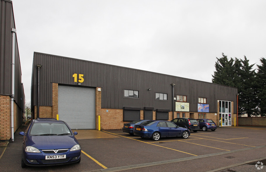 14-15 Bunting Rd, Bury St Edmunds for lease - Building Photo - Image 2 of 6