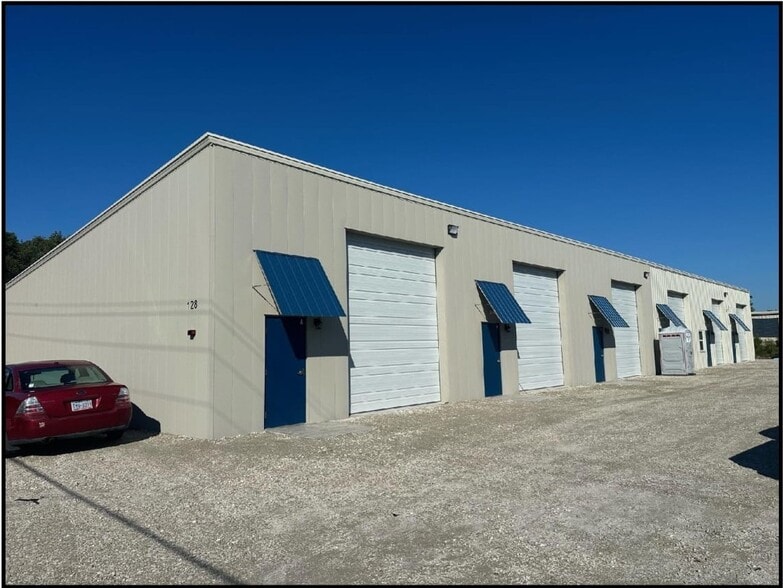 128 J H Batts Rd, Surf City, NC 28445 Flex for Lease