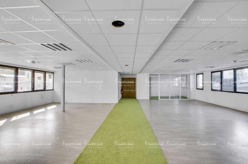 Office in Pantin for lease - Building Photo - Image 3 of 18