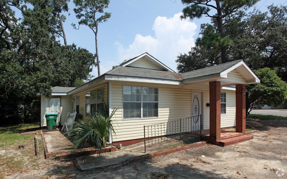 1906 Pass Rd, Biloxi, MS for sale - Building Photo - Image 1 of 1