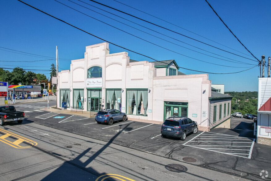 153 Perry Hwy, Pittsburgh, PA for lease - Primary Photo - Image 1 of 8