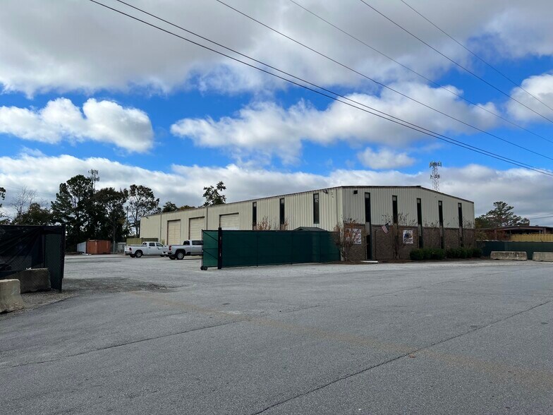 121 Roberts St, Fairburn, GA for sale - Building Photo - Image 1 of 1