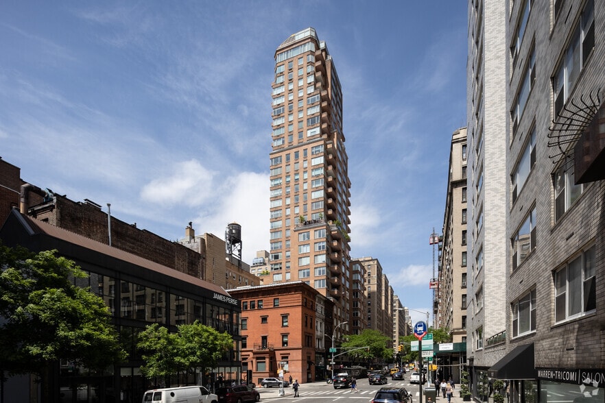 1136-1146 Madison Ave, New York, NY for lease - Primary Photo - Image 2 of 4