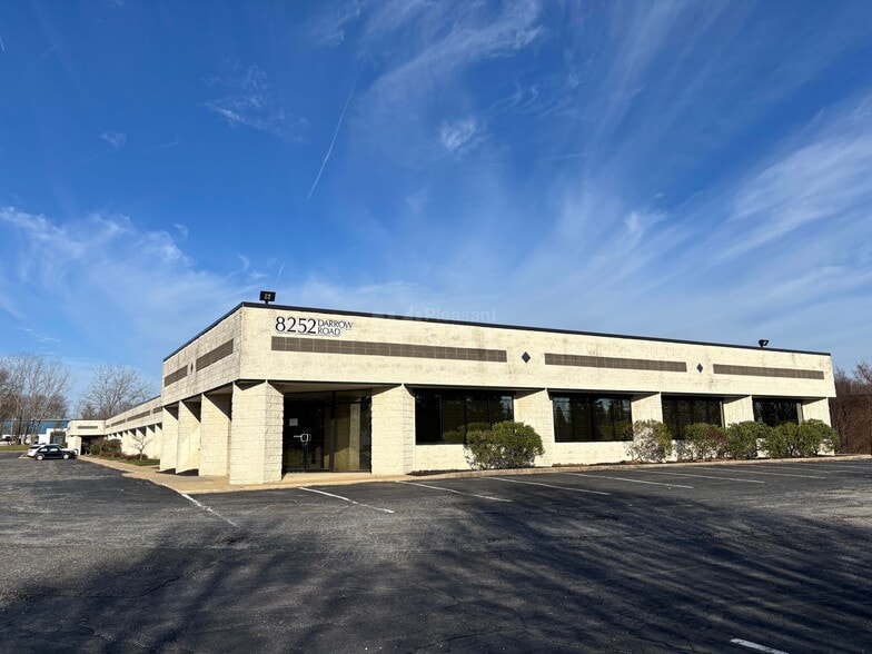 8054 Darrow Rd, Twinsburg, OH for lease - Building Photo - Image 1 of 5