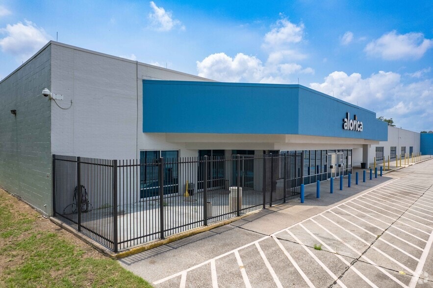 3200 FM 1960 Rd W, Humble, TX for sale - Primary Photo - Image 1 of 17