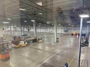 42 Eighty Four Dr, Eighty Four, PA for lease Interior Photo- Image 2 of 7