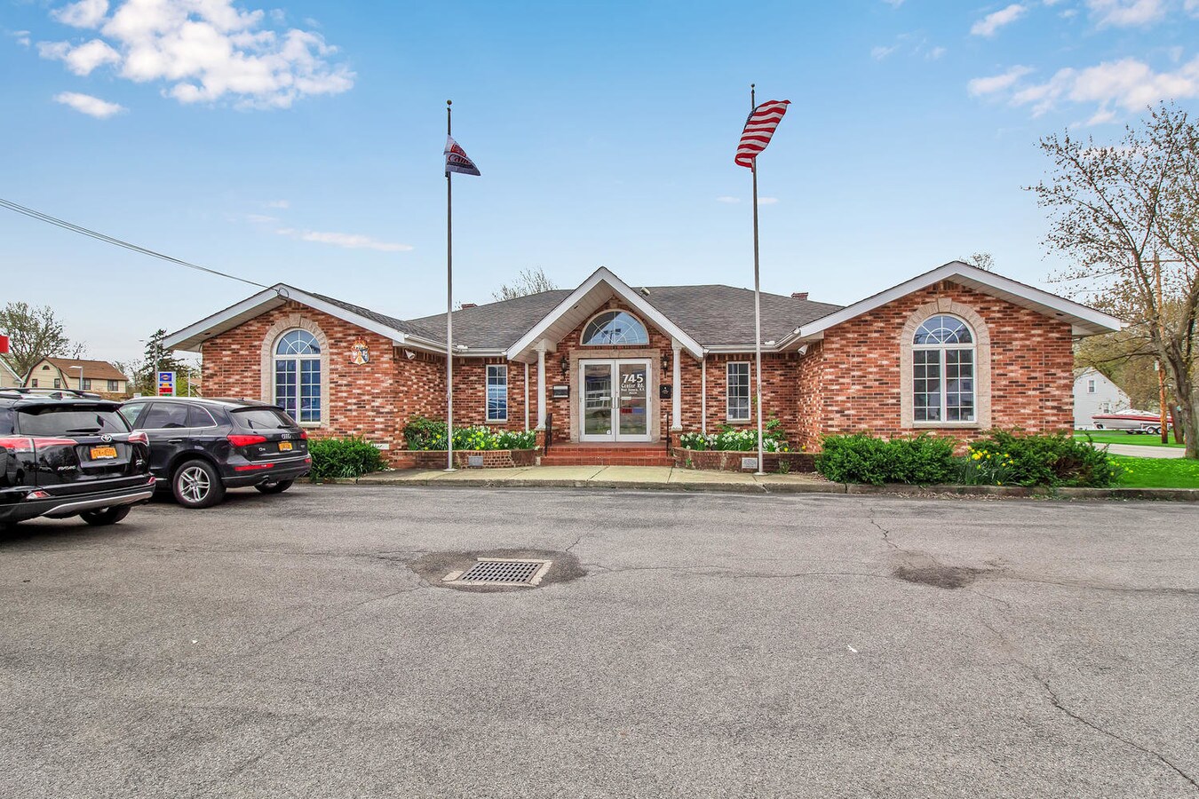 745 Center Rd, West Seneca, NY 14224