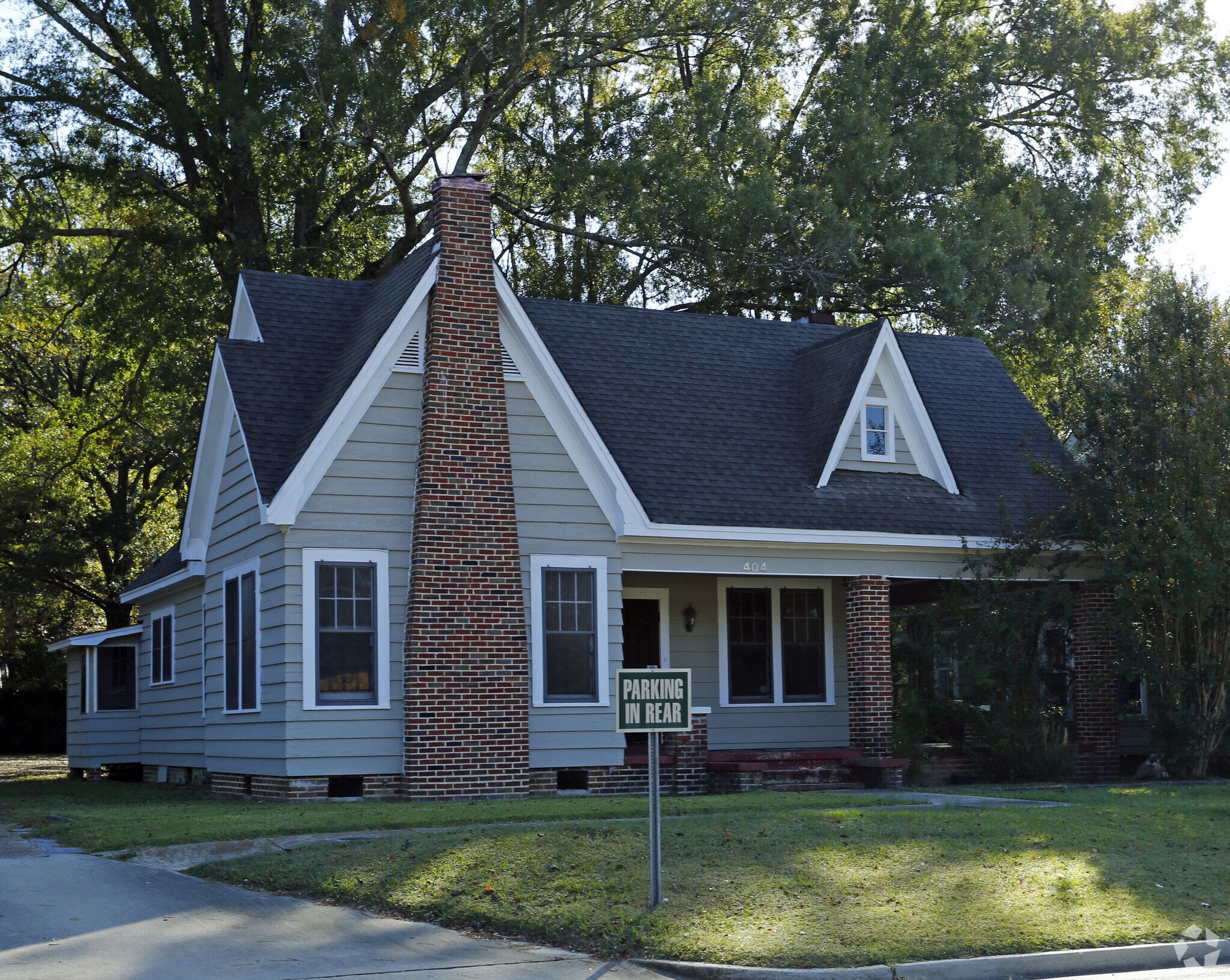 404 N Gloster St, Tupelo, MS for sale Primary Photo- Image 1 of 1